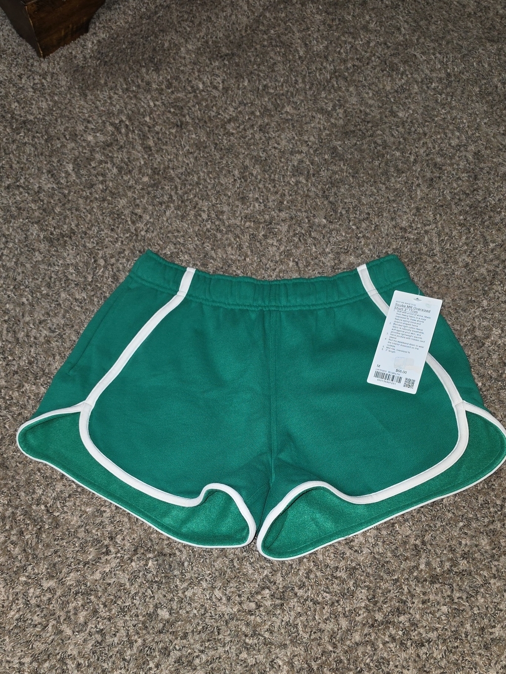 Lululemon Scuba MR Oversized Short 3" TRIM! RCGR/LTIV! Medium! RARE!